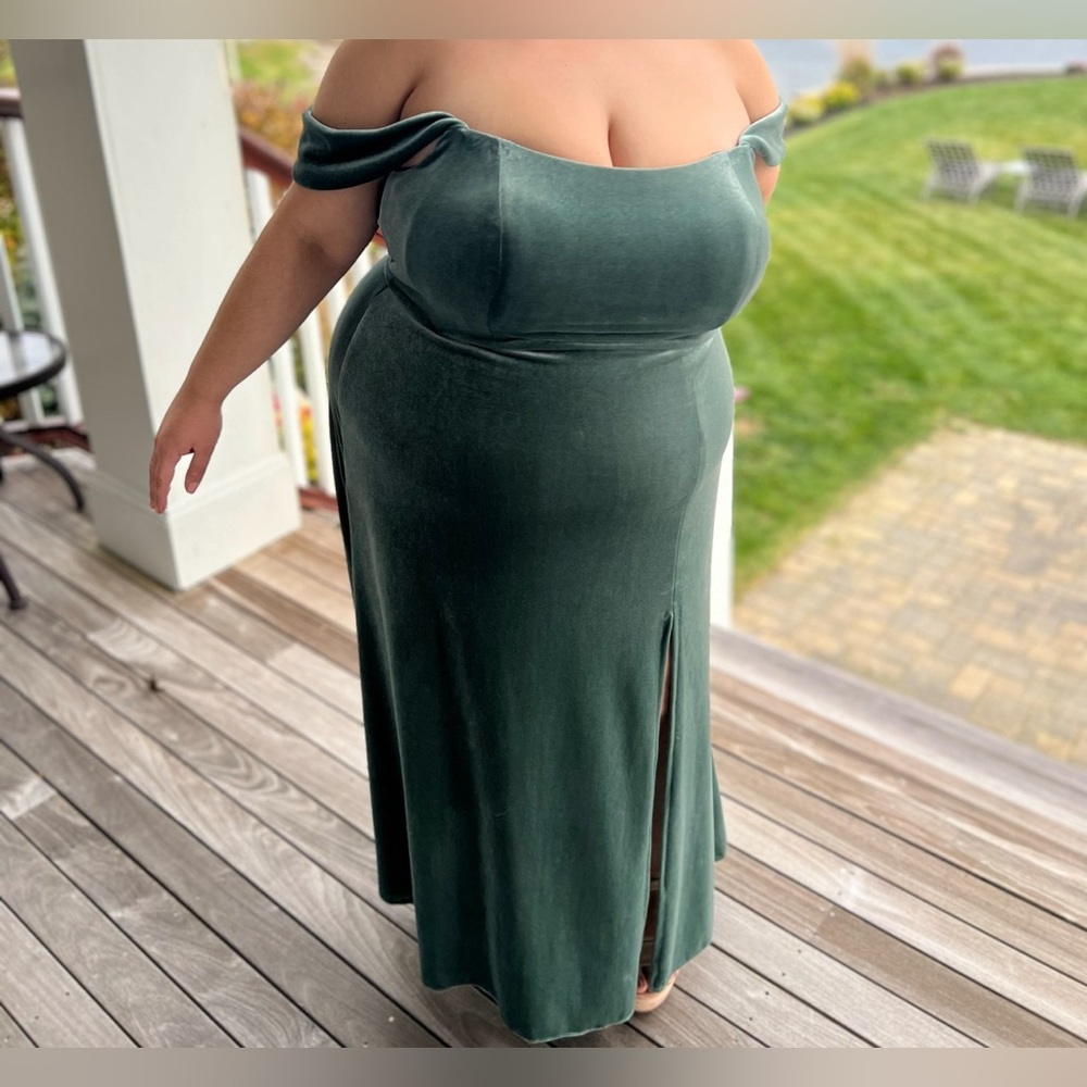 BHLDN Jenny Yoo Issa- Velvet off the shoulder Dress in Dark Eucalyptus- Size 22 - Picture 2 of 3